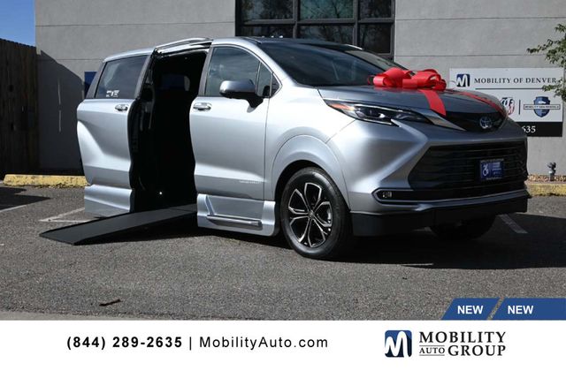 2025 Toyota Sienna Platinum AWD 7-Passenger - 22945230 - 0