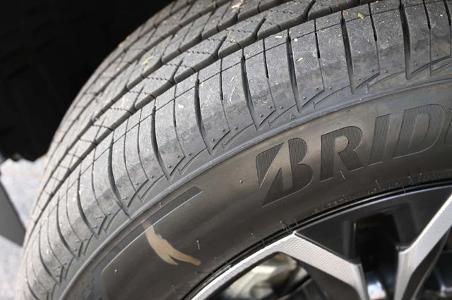 2025 Toyota Sienna Platinum AWD 7-Passenger - 22945230 - 10