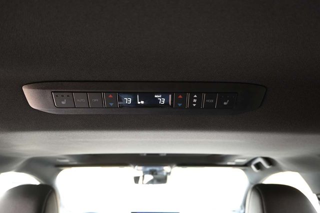 2025 Toyota Sienna Platinum AWD 7-Passenger - 22945230 - 27