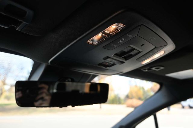 2025 Toyota Sienna Platinum AWD 7-Passenger - 22945230 - 30