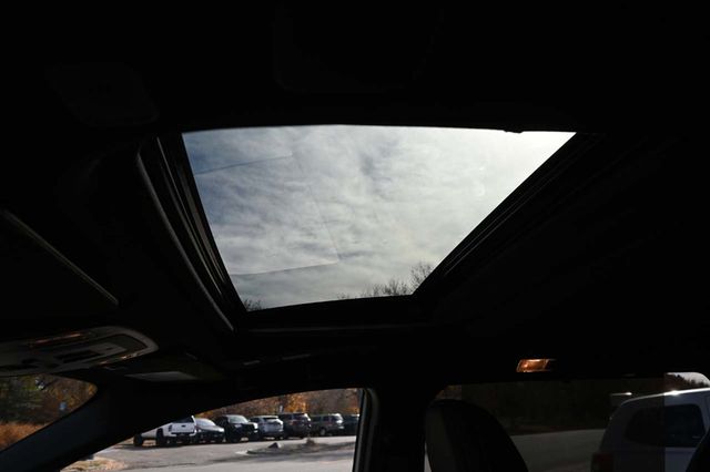 2025 Toyota Sienna Platinum AWD 7-Passenger - 22945230 - 31