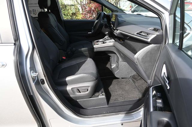 2025 Toyota Sienna Platinum AWD 7-Passenger - 22997872 - 14