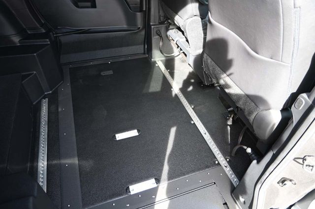 2025 Toyota Sienna Platinum AWD 7-Passenger - 22997872 - 18