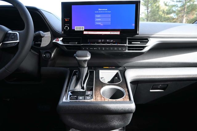 2025 Toyota Sienna Platinum AWD 7-Passenger - 22997872 - 22
