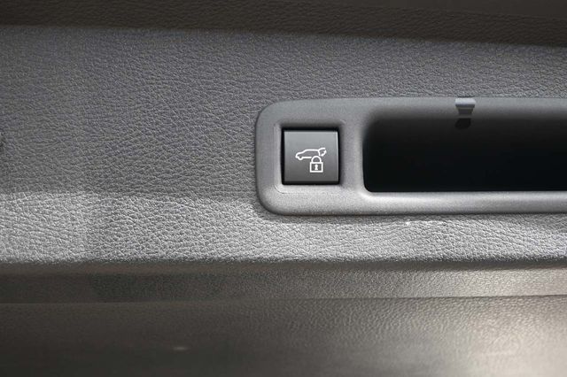 2025 Toyota Sienna Platinum AWD 7-Passenger - 22997872 - 25