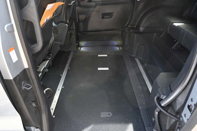 2025 Toyota Sienna Platinum AWD 7-Passenger - 22997872 - 26