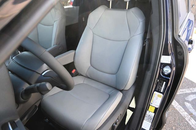 2025 Toyota Sienna XLE AWD 7-Passenger - 22945228 - 13