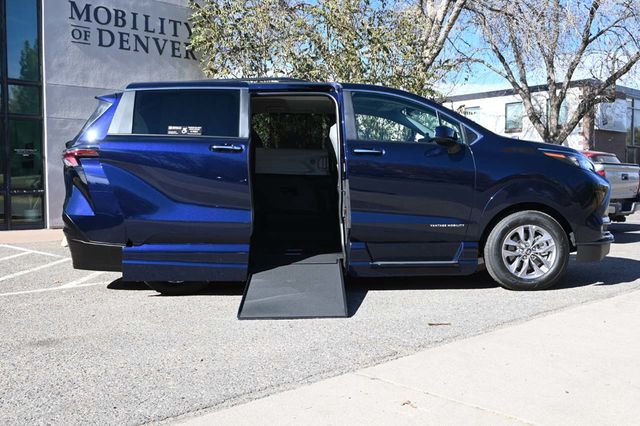 2025 Toyota Sienna XLE AWD 7-Passenger - 22945228 - 16