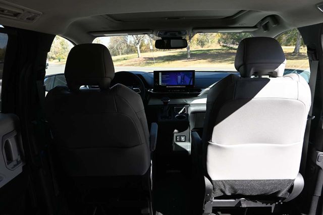 2025 Toyota Sienna XLE AWD 7-Passenger - 22945228 - 19