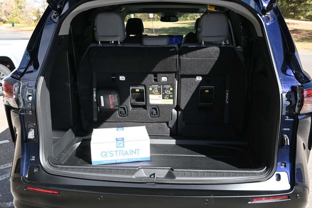 2025 Toyota Sienna XLE AWD 7-Passenger - 22945228 - 24