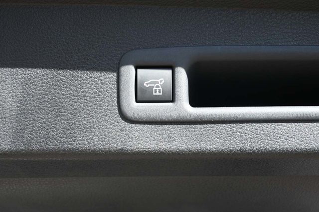 2025 Toyota Sienna XLE AWD 7-Passenger - 22945228 - 25