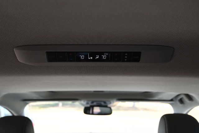 2025 Toyota Sienna XLE AWD 7-Passenger - 22945228 - 27