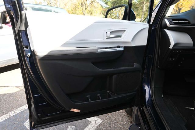 2025 Toyota Sienna XLE AWD 7-Passenger - 22945228 - 28