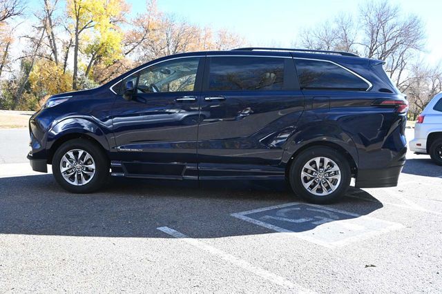 2025 Toyota Sienna XLE AWD 7-Passenger - 22945228 - 8