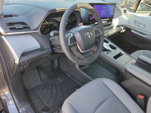 2025 Toyota Sienna XLE FWD 8-Passenger - 22950475 - 2