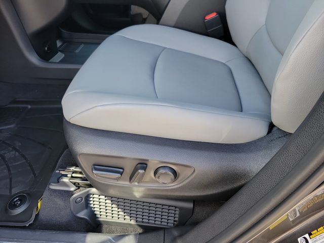 2025 Toyota Sienna XLE FWD 8-Passenger - 22950475 - 4