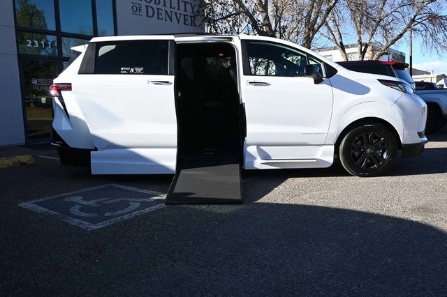 2025 Toyota Sienna XSE AWD 7-Passenger - 22951135 - 16