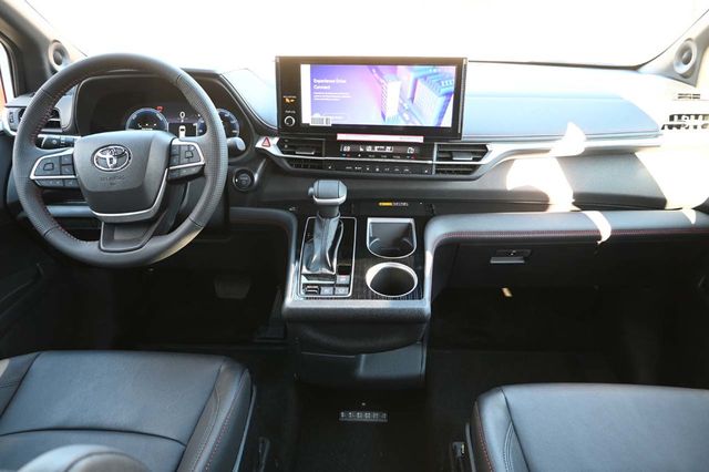 2025 Toyota Sienna XSE AWD 7-Passenger - 22951135 - 21