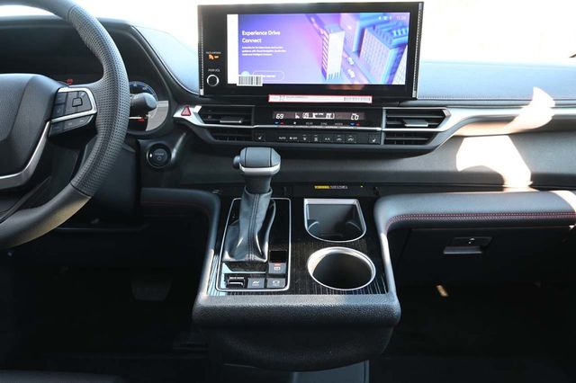 2025 Toyota Sienna XSE AWD 7-Passenger - 22951135 - 22