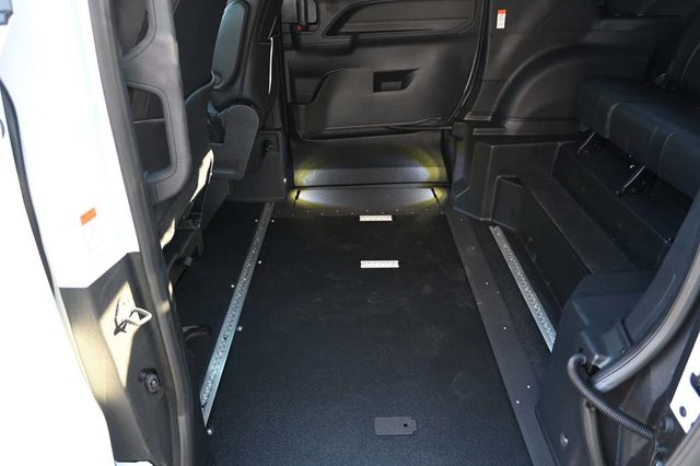 2025 Toyota Sienna XSE AWD 7-Passenger - 22951135 - 26