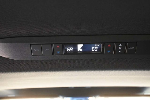 2025 Toyota Sienna XSE AWD 7-Passenger - 22951135 - 27