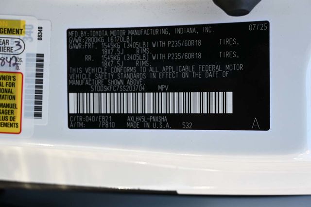 2025 Toyota Sienna XSE AWD 7-Passenger - 22951135 - 32