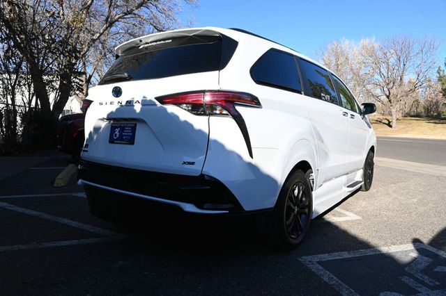 2025 Toyota Sienna XSE AWD 7-Passenger - 22951135 - 5