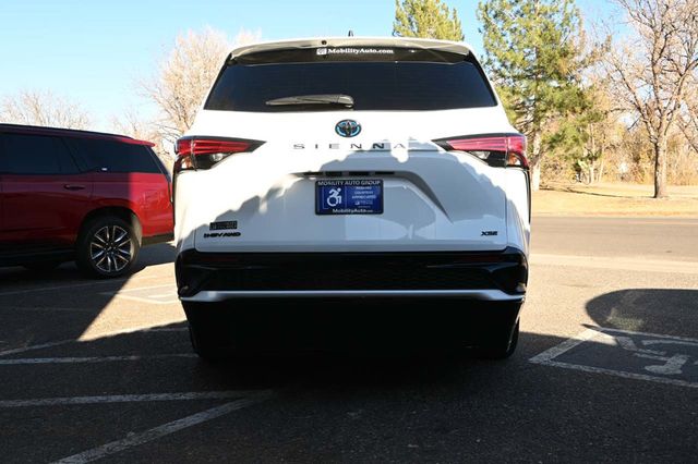 2025 Toyota Sienna XSE AWD 7-Passenger - 22951135 - 6
