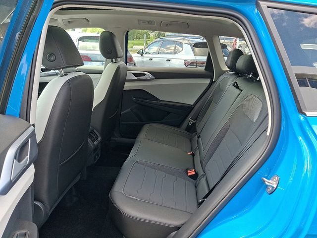 2025 Volkswagen Taos SE 4MOTION - 22890065 - 7