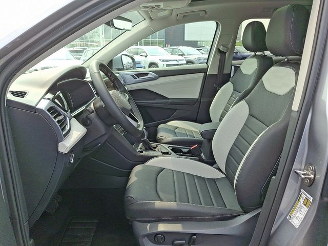 2025 Volkswagen Taos SEL 4MOTION - 22892295 - 11