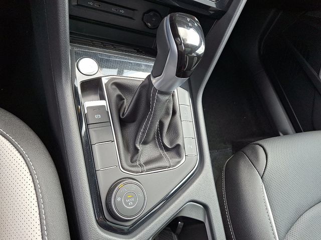 2025 Volkswagen Taos SEL 4MOTION - 22892295 - 13