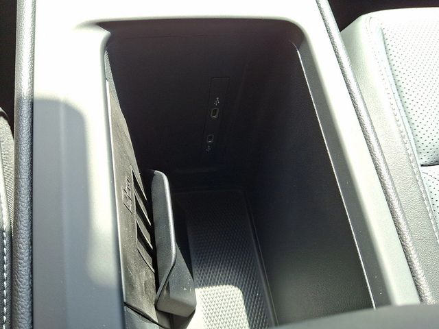 2025 Volkswagen Tiguan 2.0T SE 4MOTION - 22892302 - 17