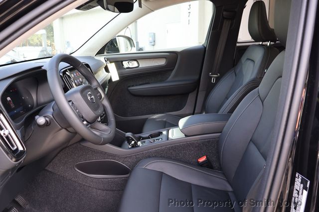 2025 Volvo XC40 B5 AWD Core Bright Theme - 22765745 - 9