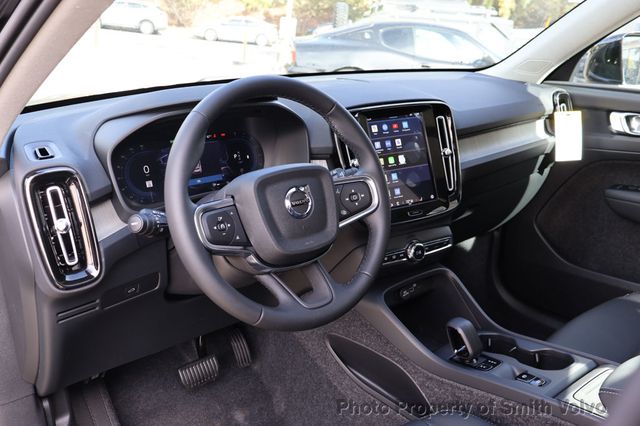 2025 Volvo XC40 B5 AWD Core Bright Theme - 22765745 - 10