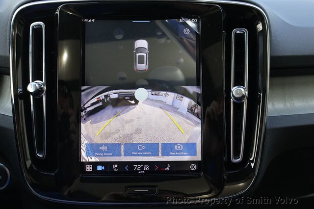 2025 Volvo XC40 B5 AWD Core Bright Theme - 22765745 - 17