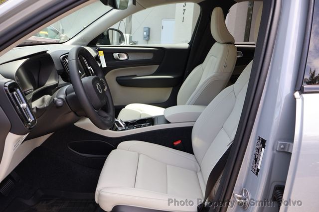 2025 Volvo XC40 B5 AWD Plus Dark Theme - 22849221 - 9