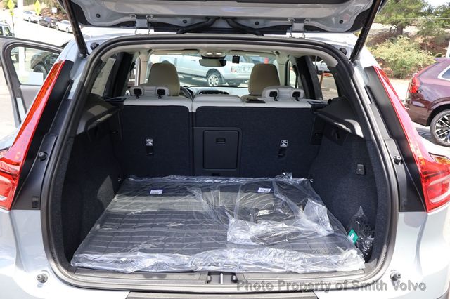 2025 Volvo XC40 B5 AWD Plus Dark Theme - 22849221 - 16