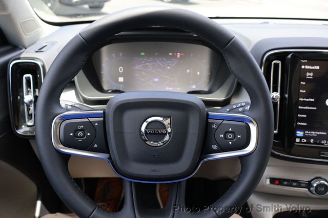 2025 Volvo XC40 B5 AWD Plus Dark Theme - 22849221 - 17