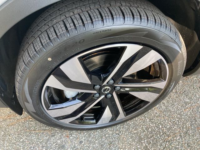 2025 Volvo XC40 B5 AWD Ultra Bright Theme - 22841028 - 10