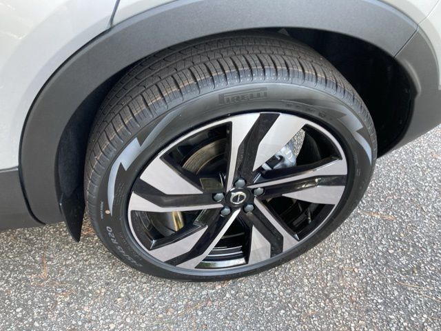 2025 Volvo XC40 B5 AWD Ultra Bright Theme - 22841028 - 11
