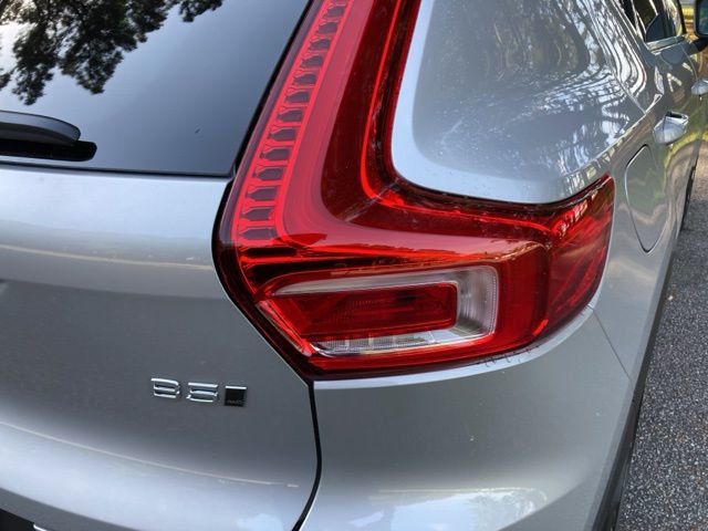2025 Volvo XC40 B5 AWD Ultra Bright Theme - 22841028 - 13