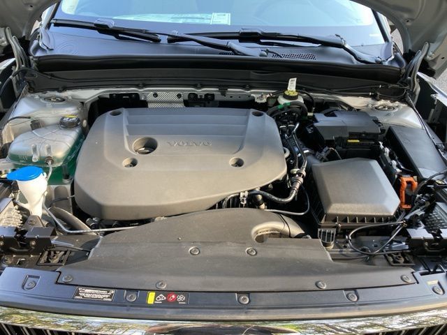 2025 Volvo XC40 B5 AWD Ultra Bright Theme - 22841028 - 18