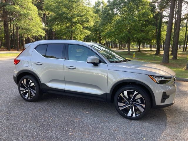 2025 Volvo XC40 B5 AWD Ultra Bright Theme - 22841028 - 1