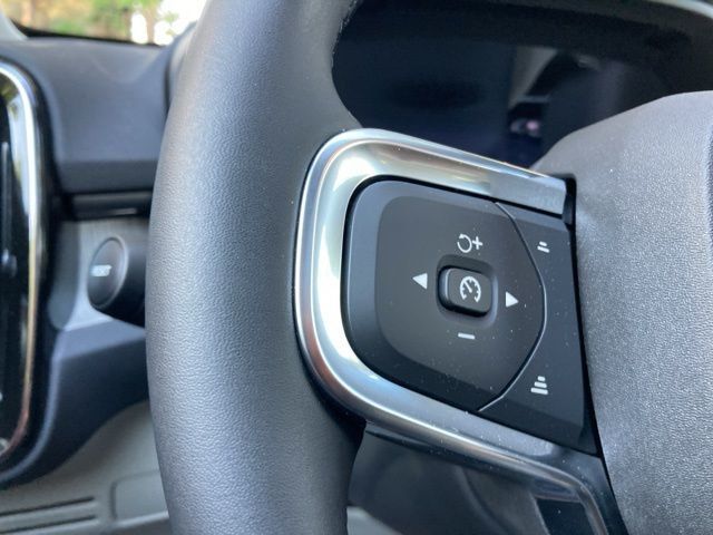 2025 Volvo XC40 B5 AWD Ultra Bright Theme - 22841028 - 27