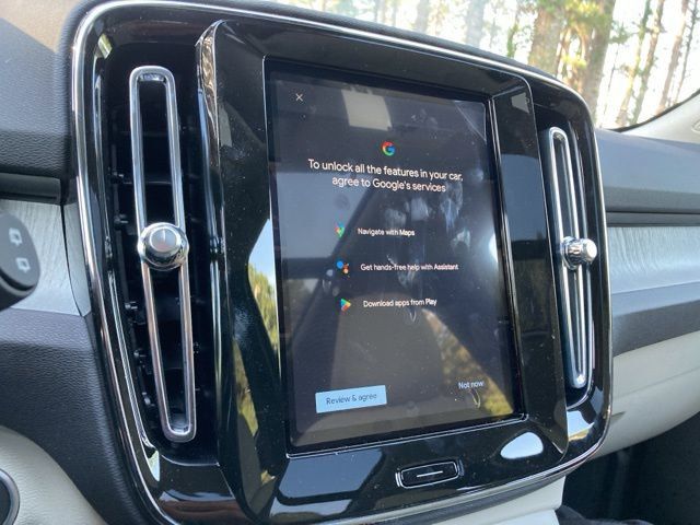 2025 Volvo XC40 B5 AWD Ultra Bright Theme - 22841028 - 30