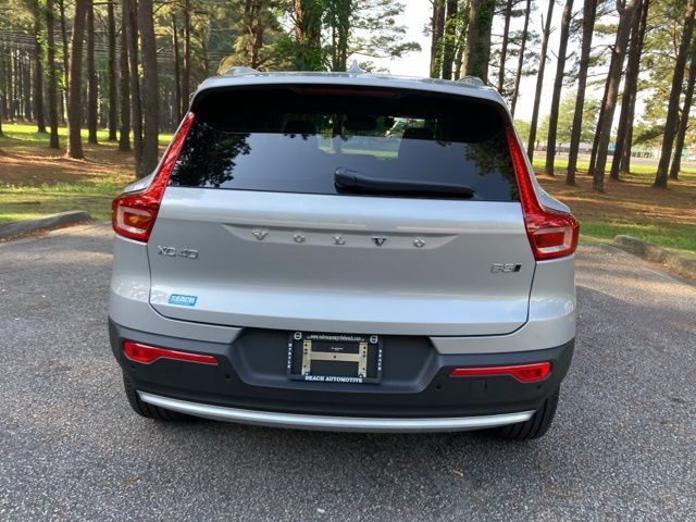 2025 Volvo XC40 B5 AWD Ultra Bright Theme - 22841028 - 3