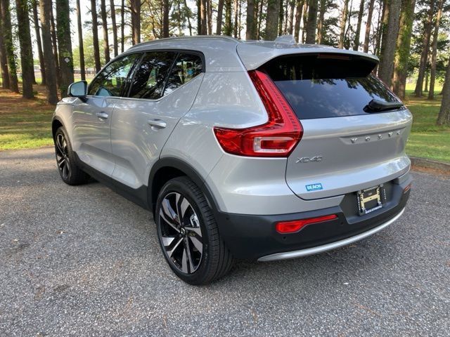 2025 Volvo XC40 B5 AWD Ultra Bright Theme - 22841028 - 4