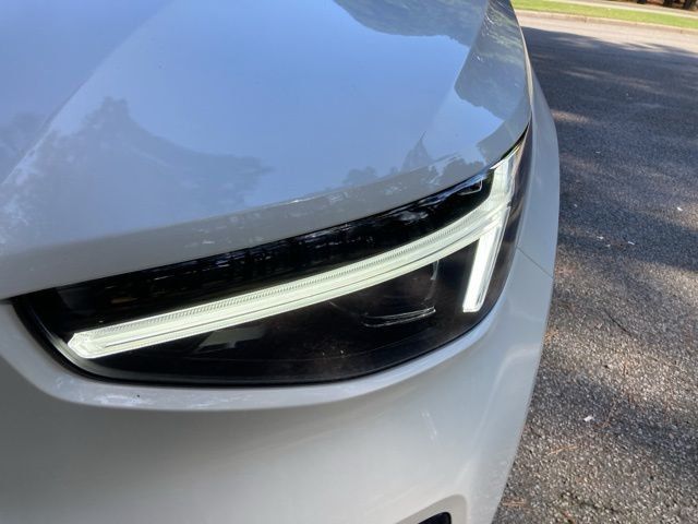 2025 Volvo XC40 B5 AWD Ultra Dark Theme - 22841007 - 9