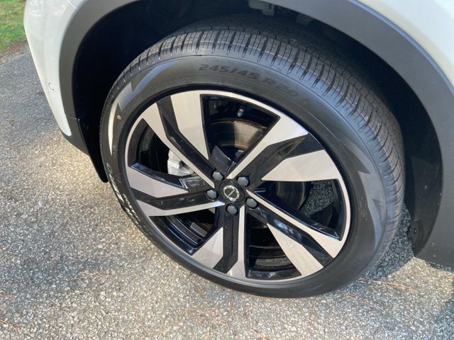 2025 Volvo XC40 B5 AWD Ultra Dark Theme - 22841007 - 10