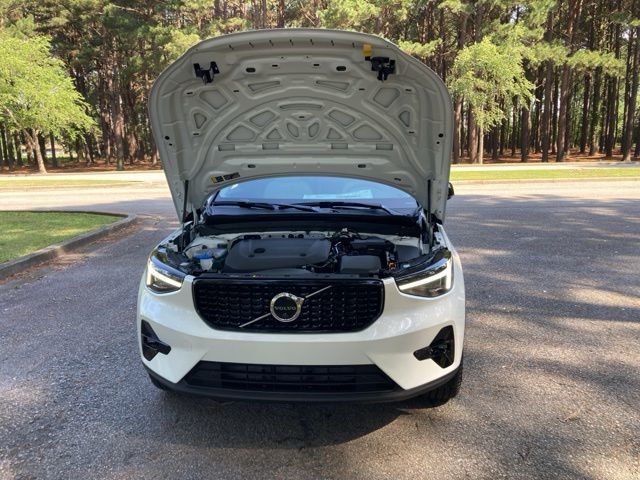 2025 Volvo XC40 B5 AWD Ultra Dark Theme - 22841007 - 19